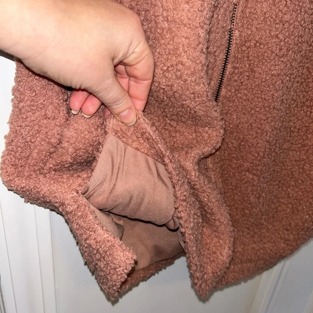 UMGEE dusty rosy, peach “Teddy” sleeveless, zip‎ up vest- sz Medium - Picture 5 of 10